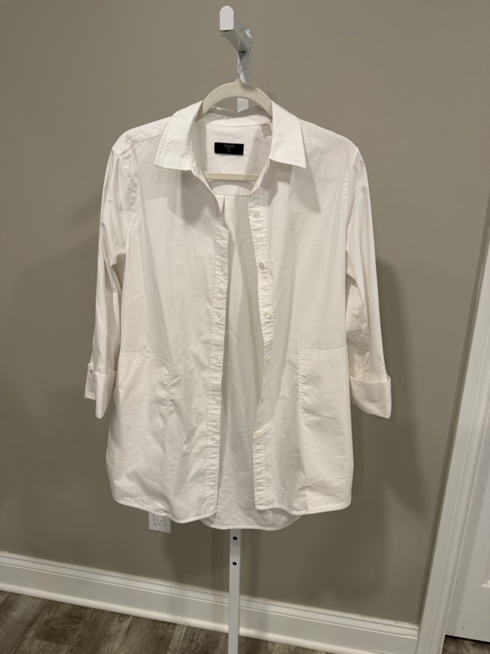 Classic White Button-Up Shirt - Unbranded
